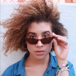 SKINNY FRAME SUNGLASSES